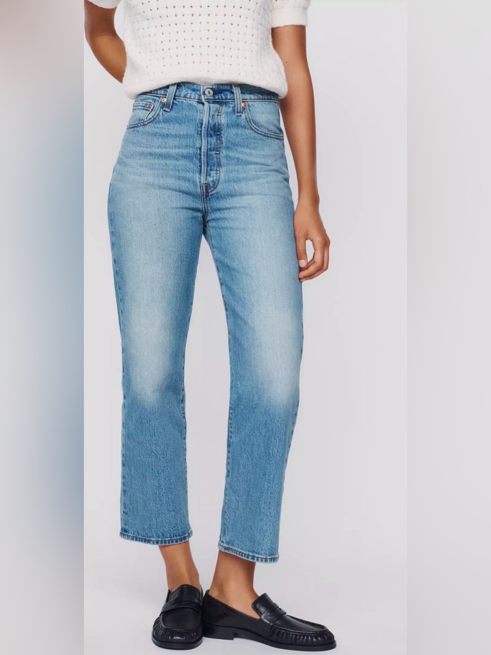 Levi’s Ribcage Straight Ankle High-Rise light wash blue Jeans, size 34x29 plus